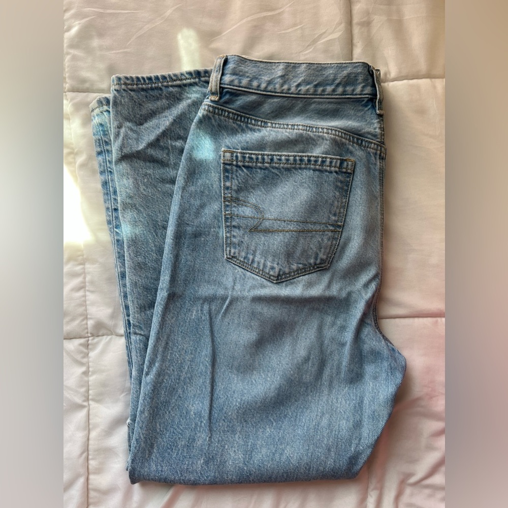 American eagle jeans! Light wash. Size 8!